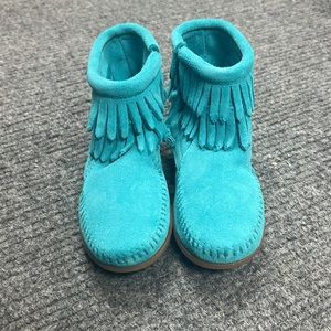 Minnetonka Girl’s Turquoise Zip Up Fringed Boot (3152)
